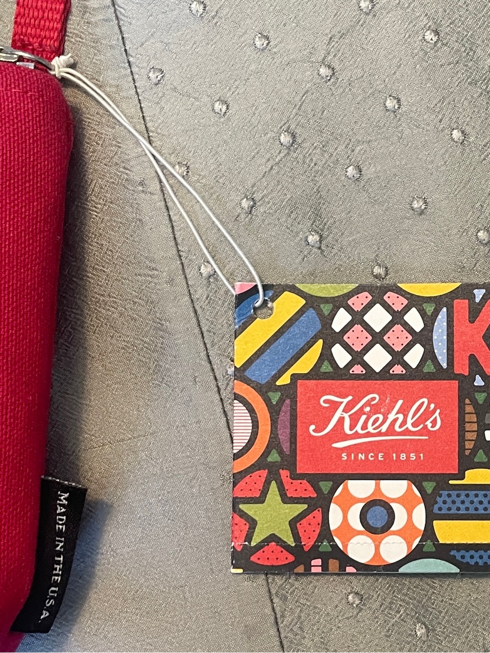 NWT Kiehl's Red Canvas Zip Cosmetic Bag Limited Edition by artists Craig & Karl - Picture 4 of 8